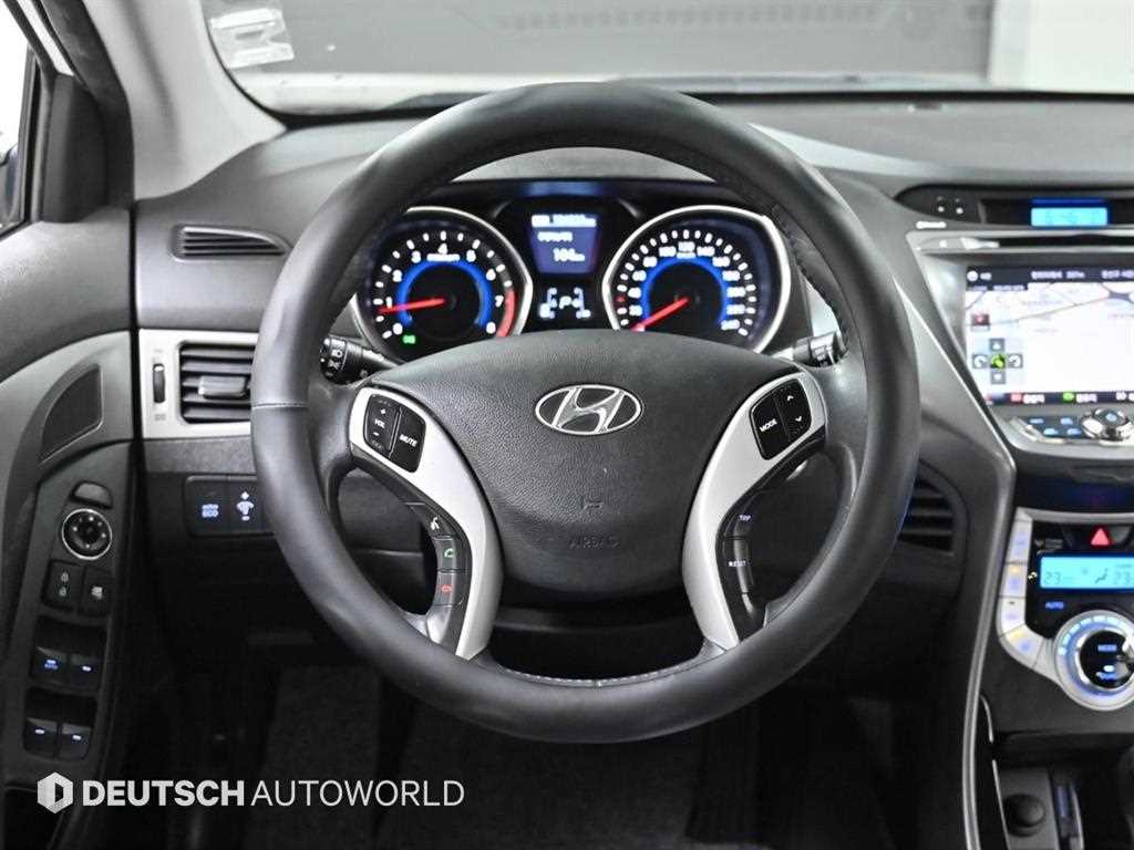 HYUNDAI Avante 2012 Blanco - Importación desde Corea - HF Imports Iquique - Foto 13