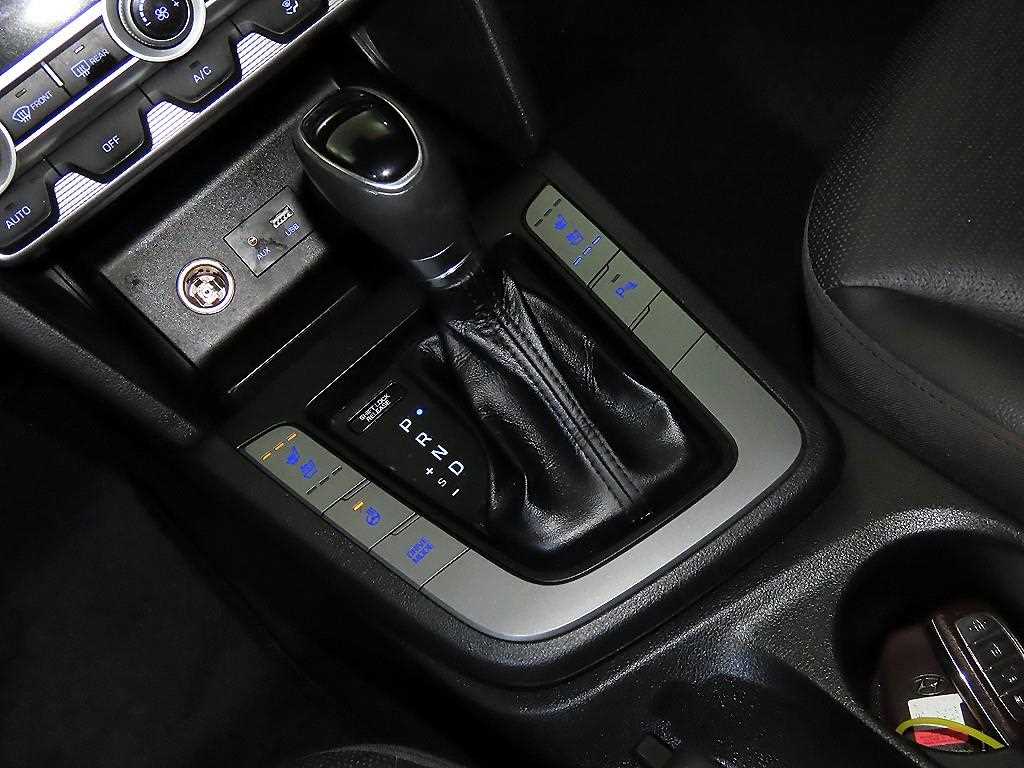 HYUNDAI Avante - Vista 11