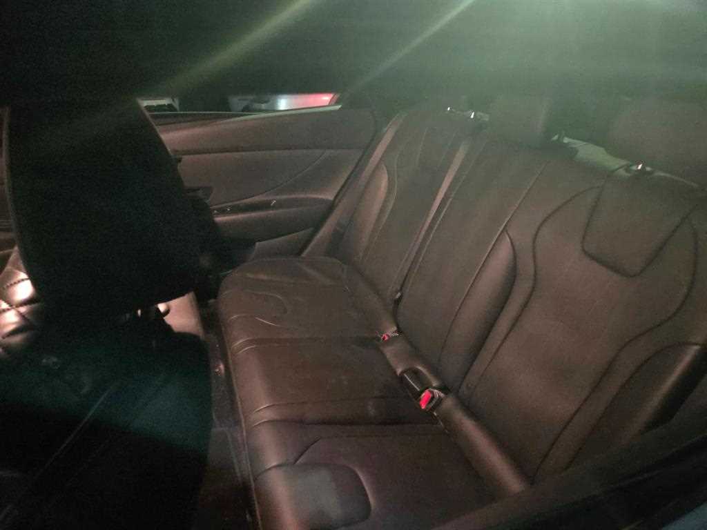 HYUNDAI Avante - Vista 7