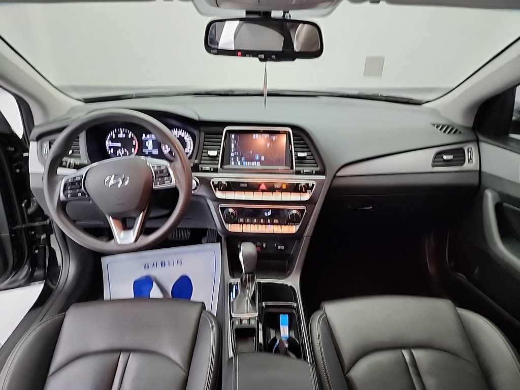 HYUNDAI Sonata - Vista 7