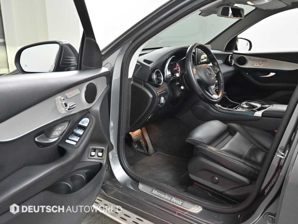 Mercedes Benz GLC Class - Vista 11