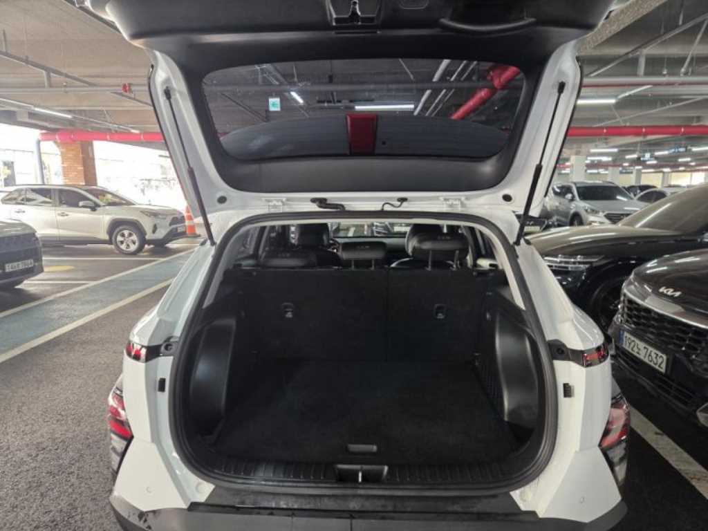 HYUNDAI Kona - Vista 5