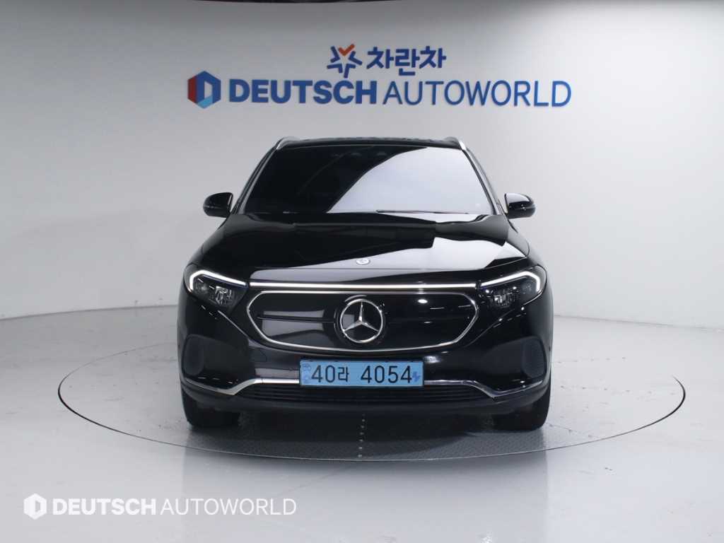 Mercedes Benz EQA - Vista 3