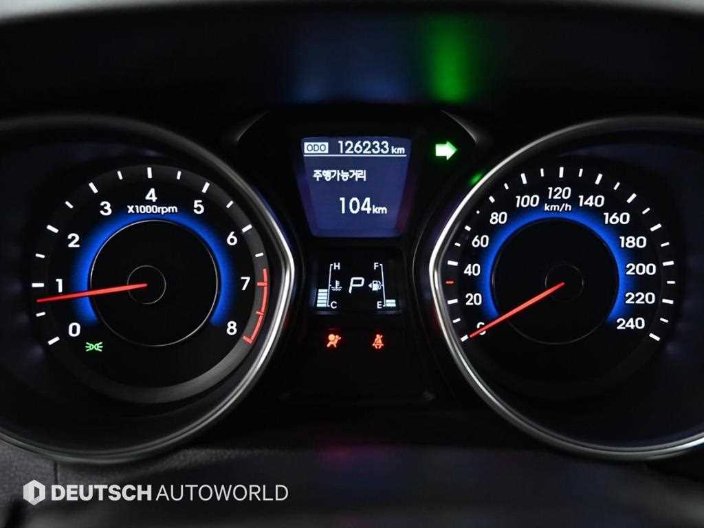 HYUNDAI Avante - Vista 8