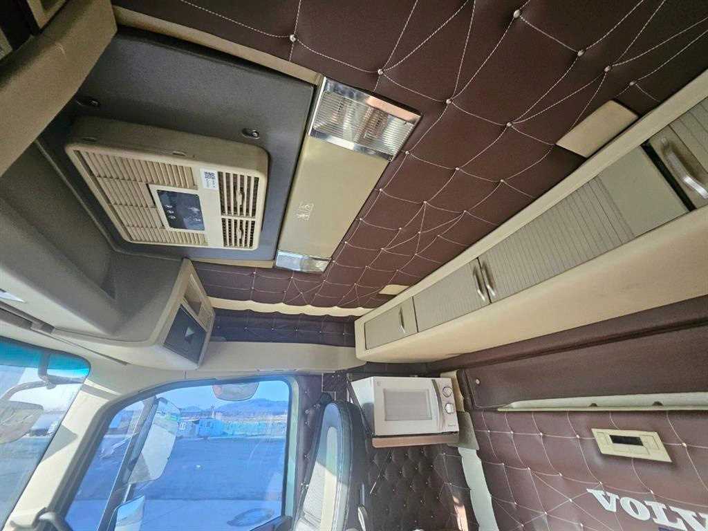 medium and large cargo truck - Vista 12