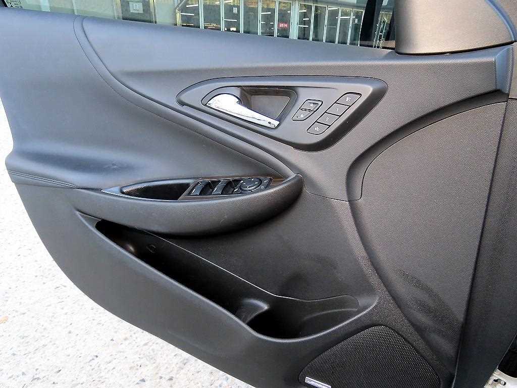 Chevrolet Malibu - Vista 11