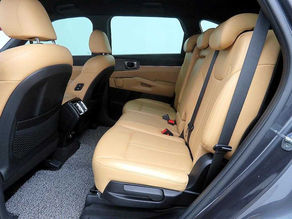 KIA Sorento - Vista 8