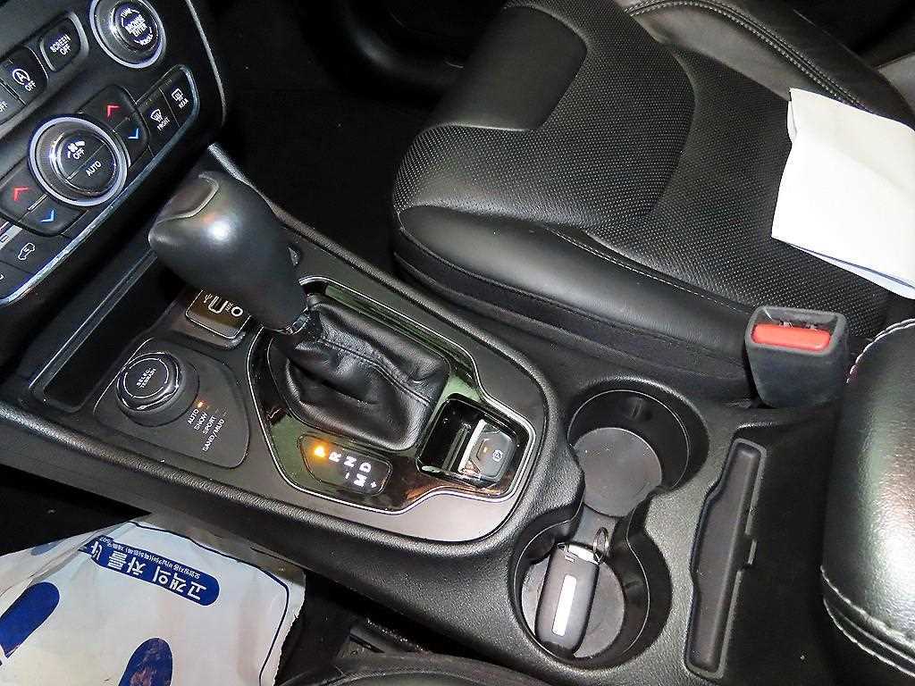 Jeep Cherokee - Vista 12