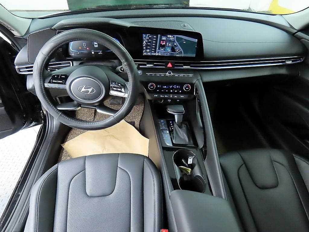 HYUNDAI Avante - Vista 7