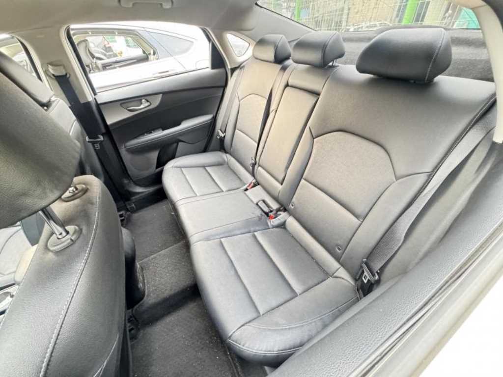 KIA K3 2021 Blanco - Importación desde Corea - HF Imports Iquique - Foto 13