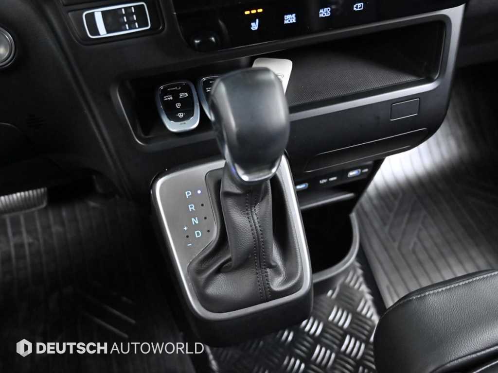 HYUNDAI Staria - Vista 9