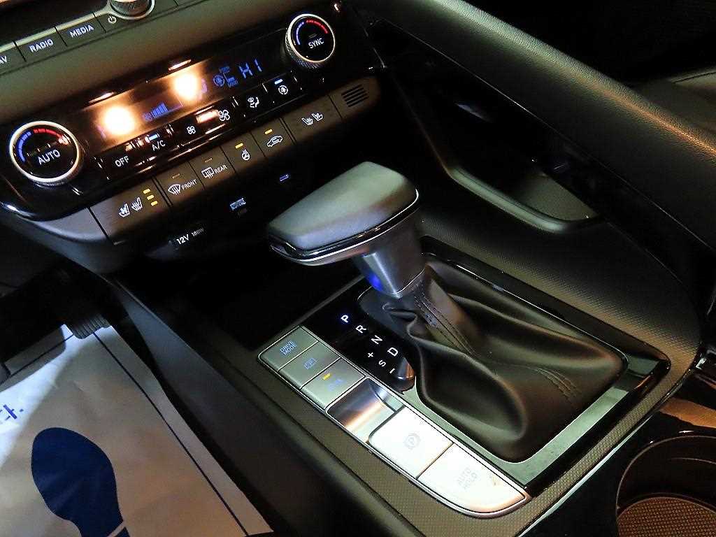 HYUNDAI Avante - Vista 12