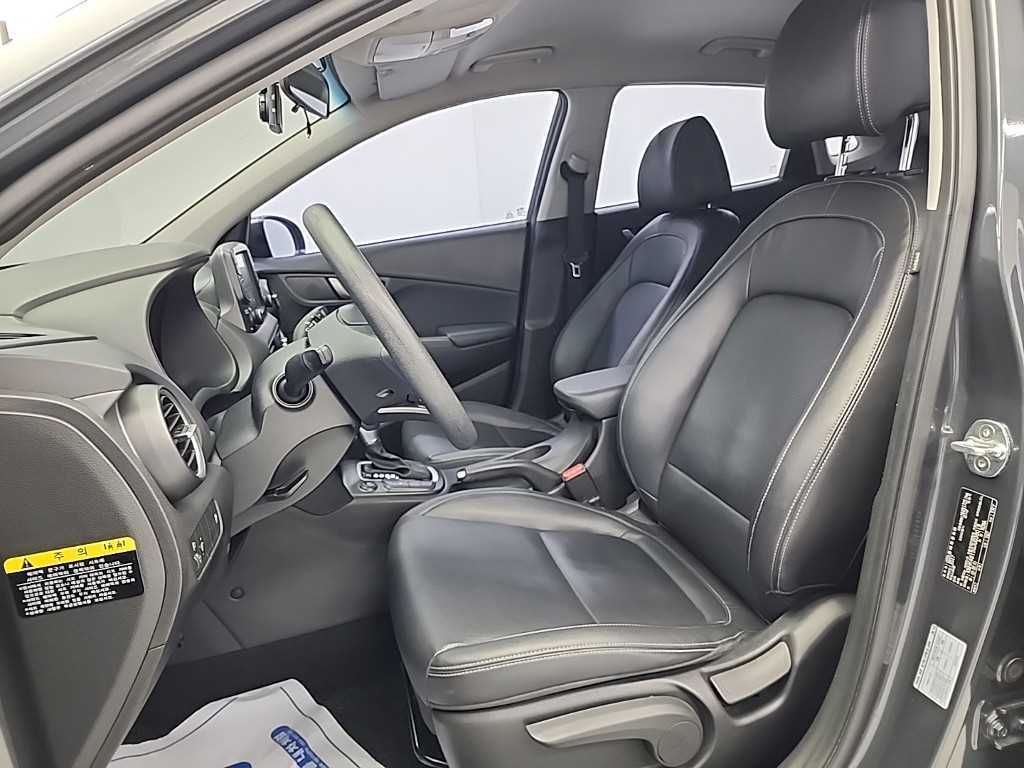 HYUNDAI Kona - Vista 11