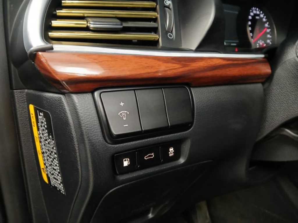 KIA K7 - Vista 10