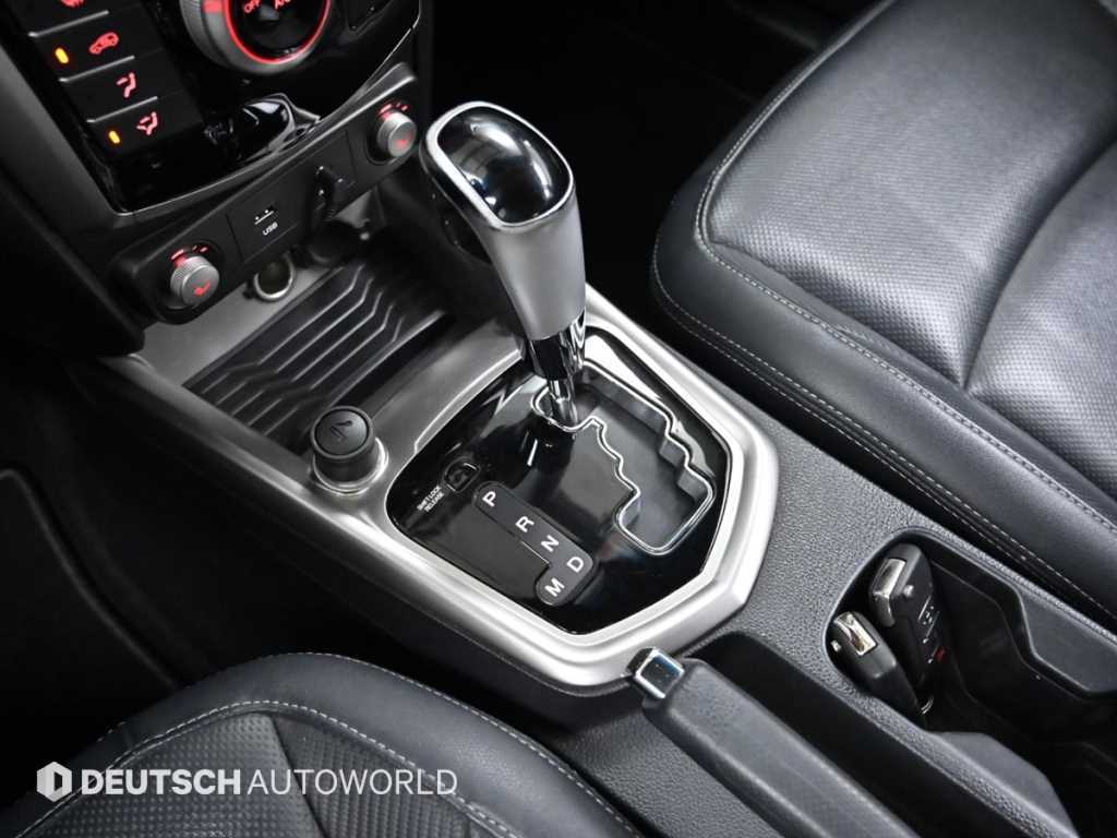 Ssangyong Tivoli - Vista 9