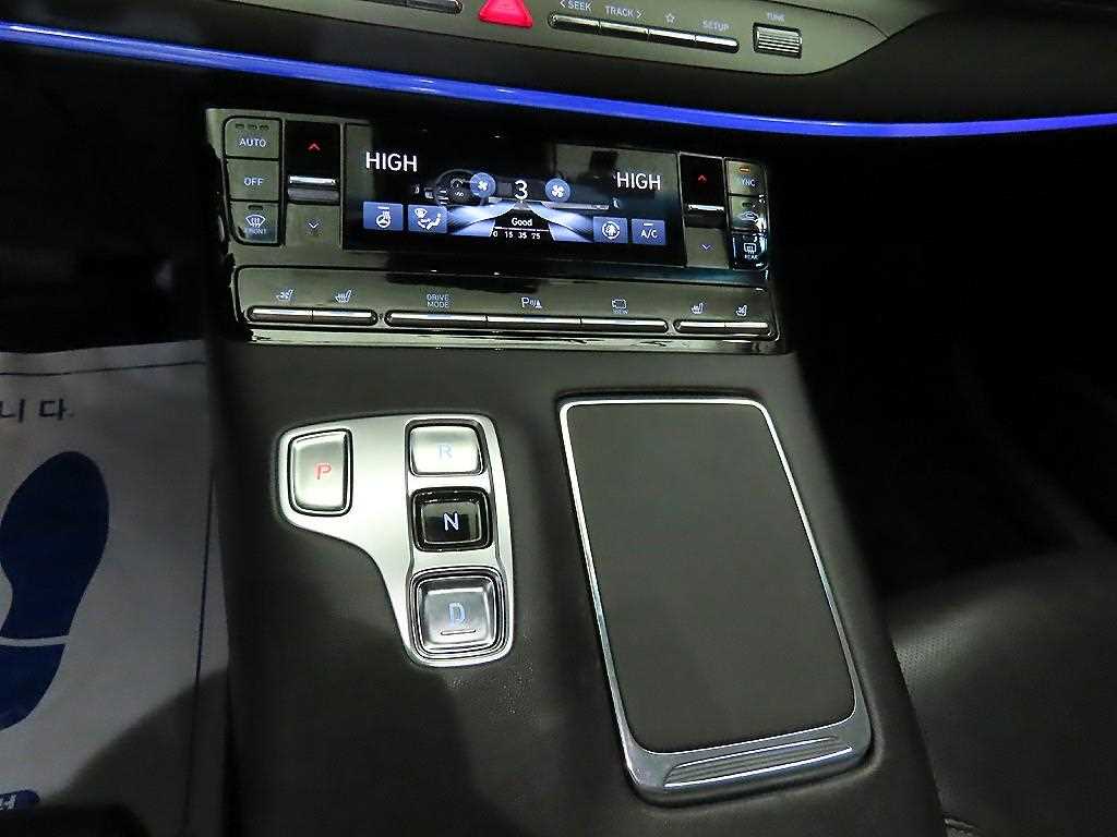 HYUNDAI Grandeur - Vista 12