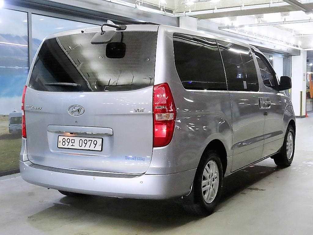 HYUNDAI Starex - Vista 4
