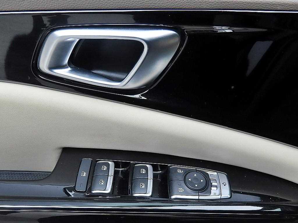 KIA Carnival - Vista 11