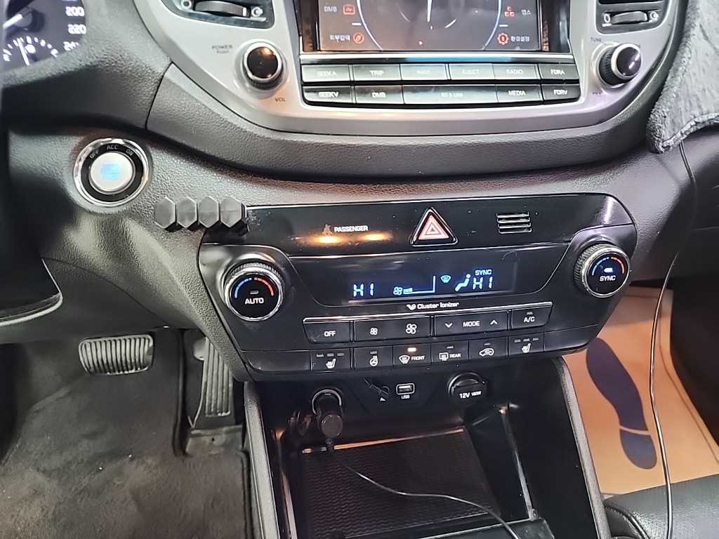 HYUNDAI Tucson - Vista 10