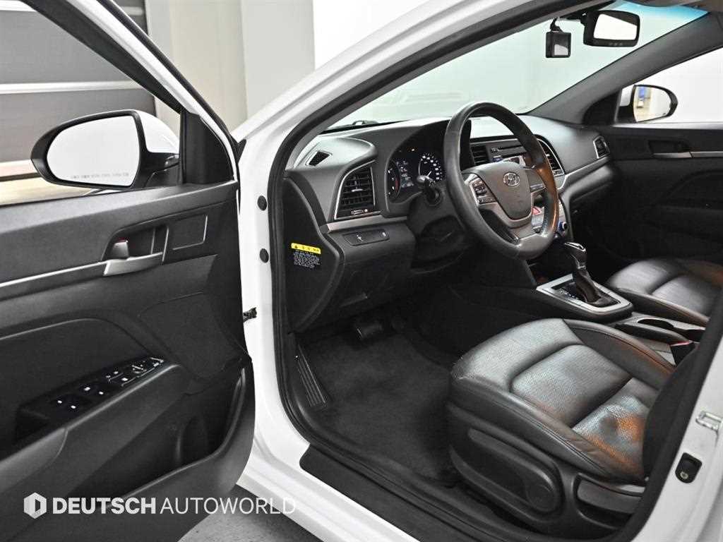 HYUNDAI Avante - Vista 11