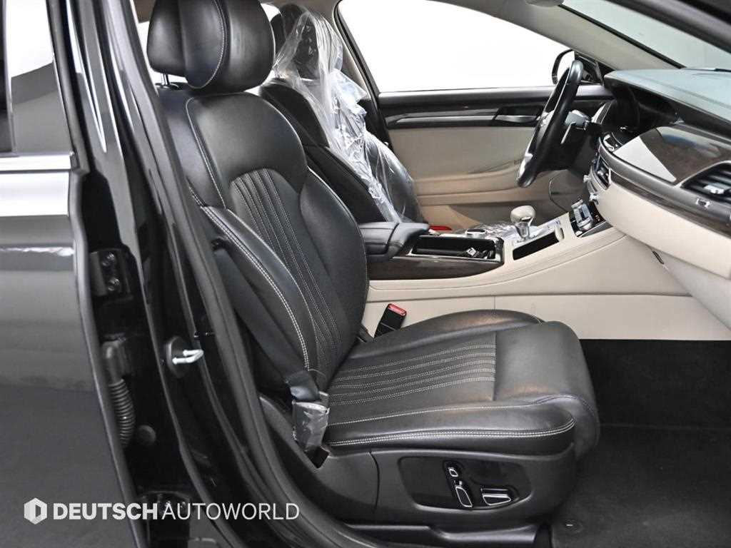 Genesis G90 - Vista 10