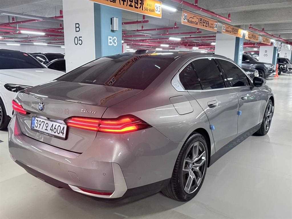 BMW 5 Series - Vista 5