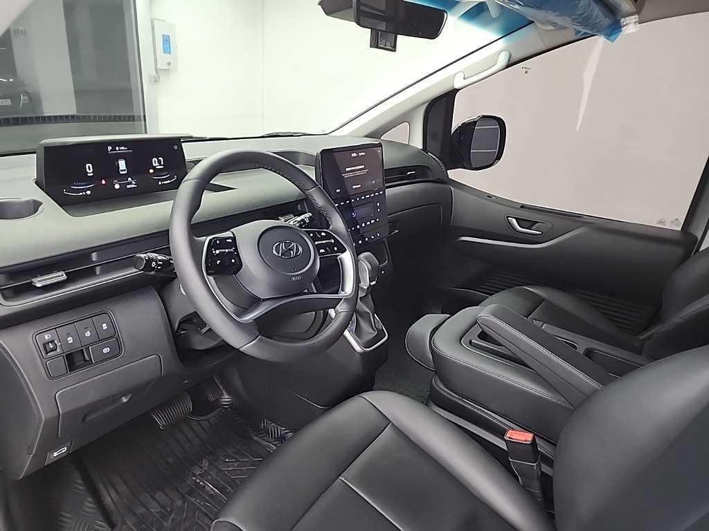 HYUNDAI Staria - Vista 7