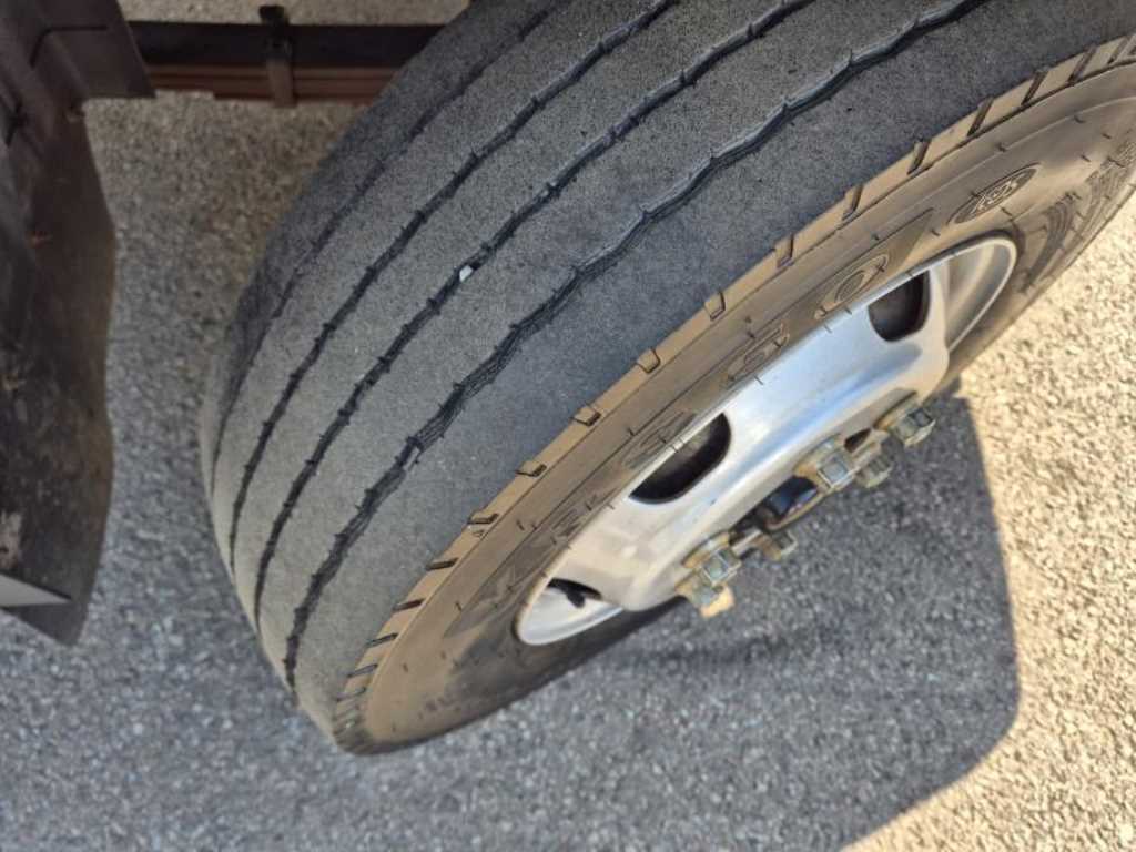 medium and large cargo truck - Vista 10