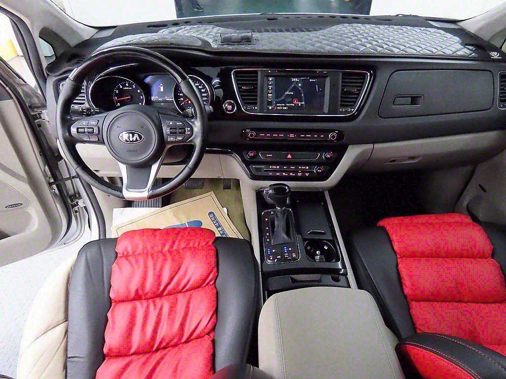 KIA Carnival - Vista 7