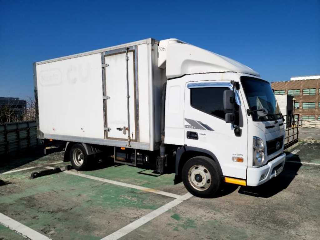 medium and large cargo truck - Vista 2