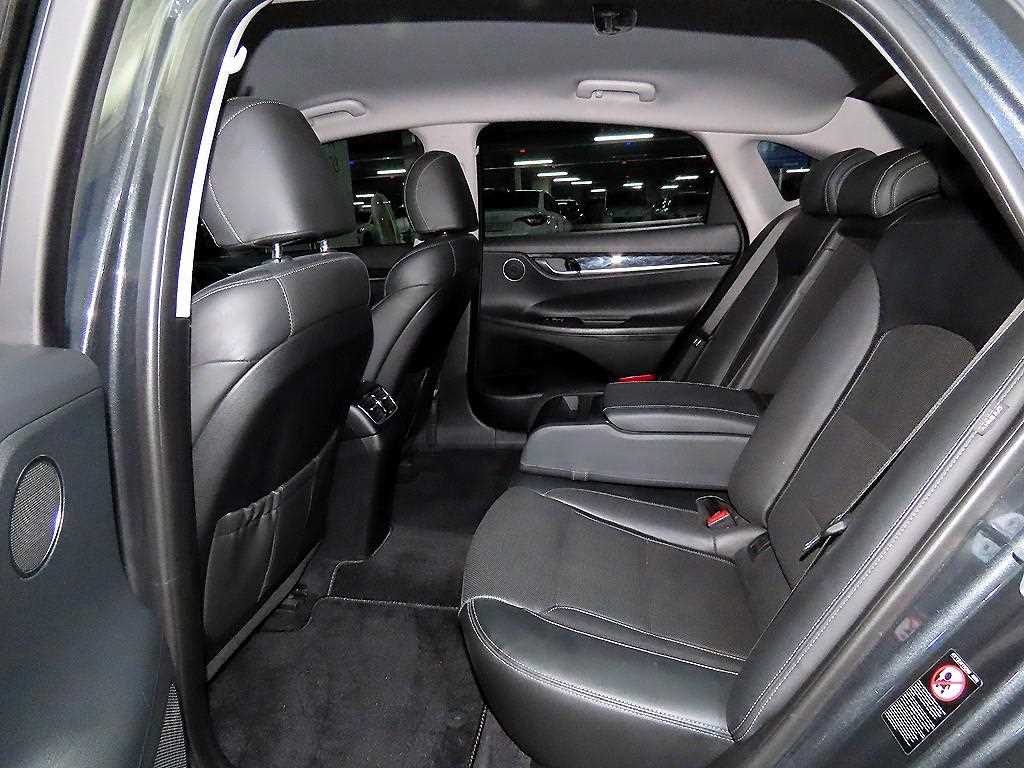 HYUNDAI Grandeur - Vista 7