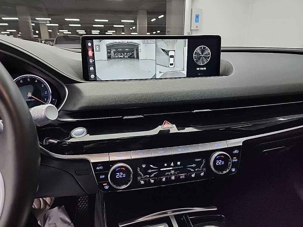 Genesis G80 - Vista 10