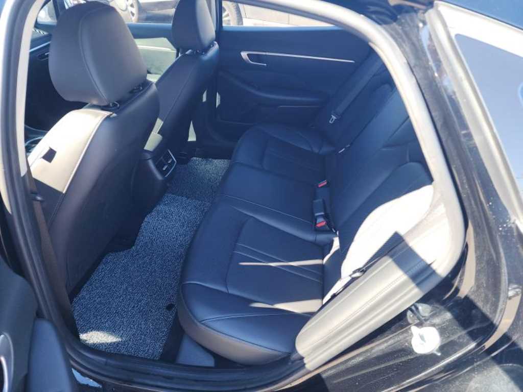 HYUNDAI Sonata - Vista 9