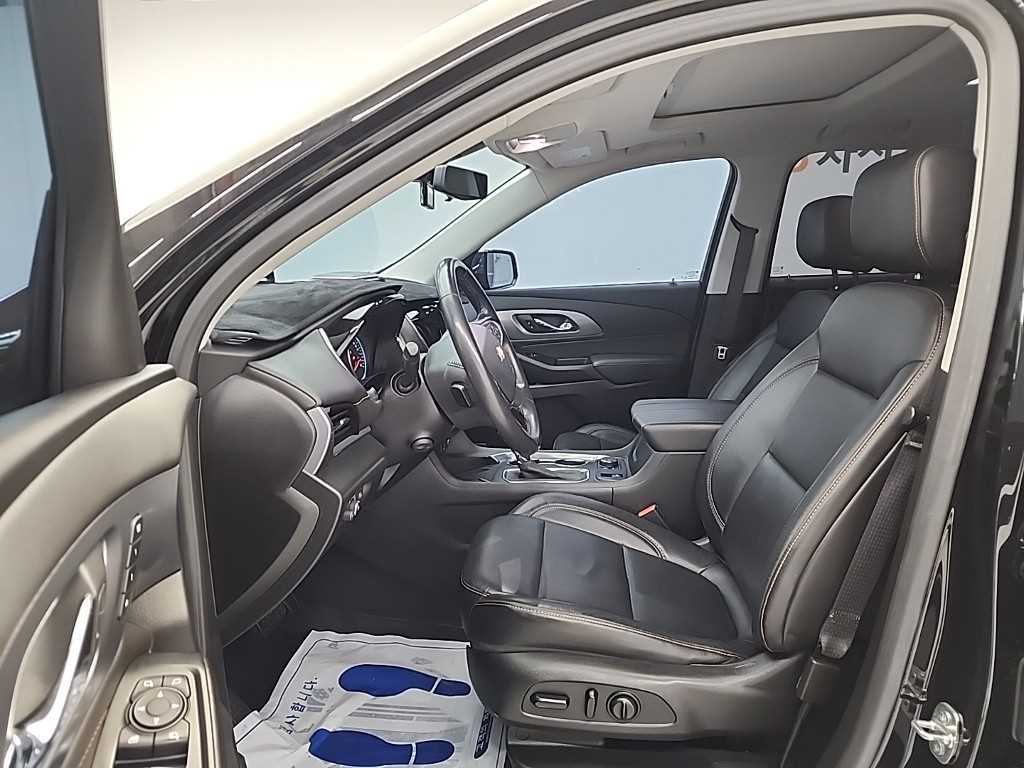 Chevrolet Travers - Vista 11