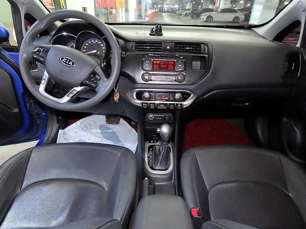 KIA Pride - Vista 10