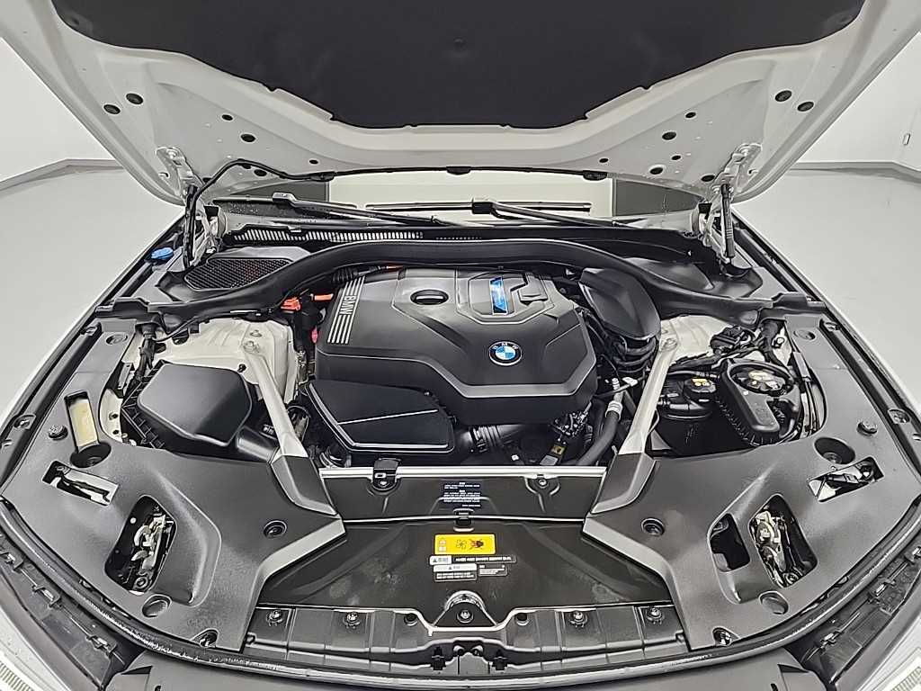 BMW 5 Series - Vista 5