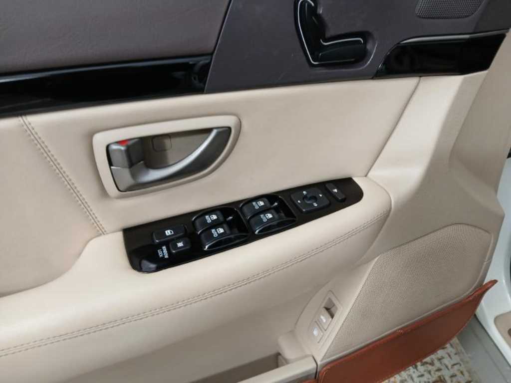 KIA Opirus - Vista 10