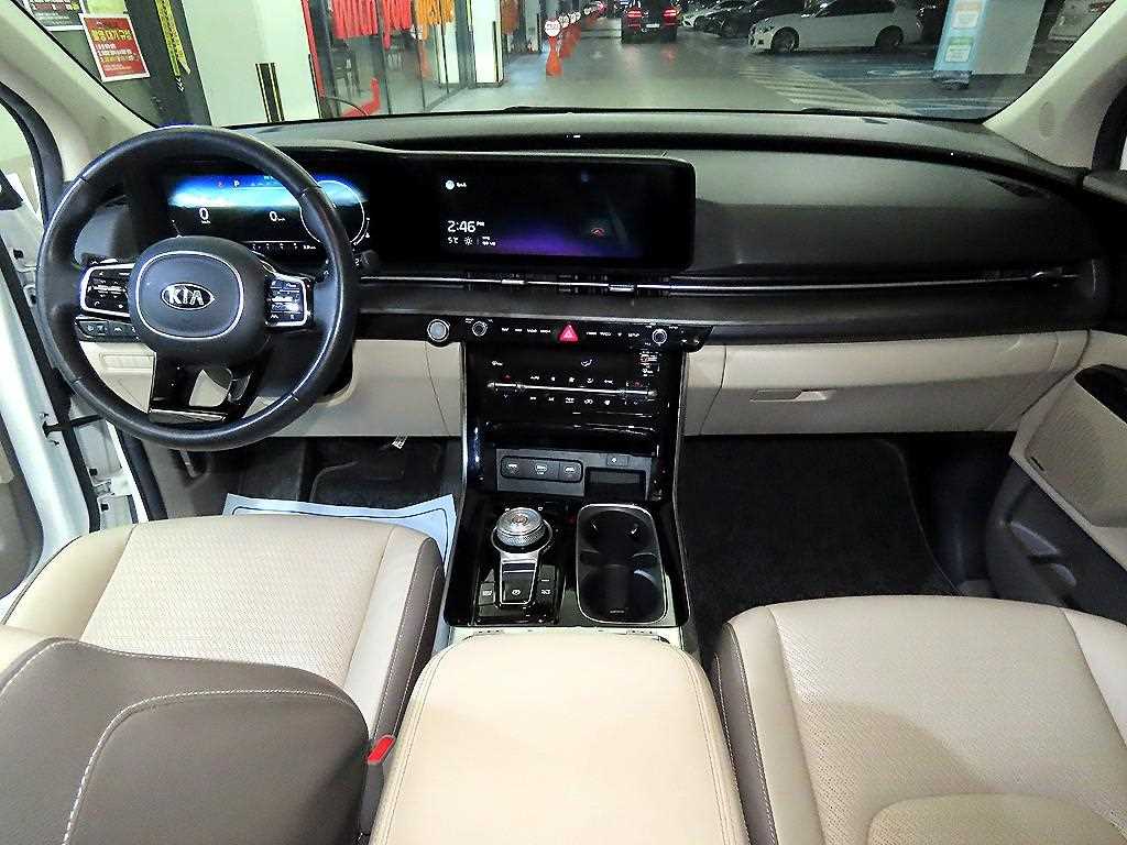 KIA Carnival - Vista 10