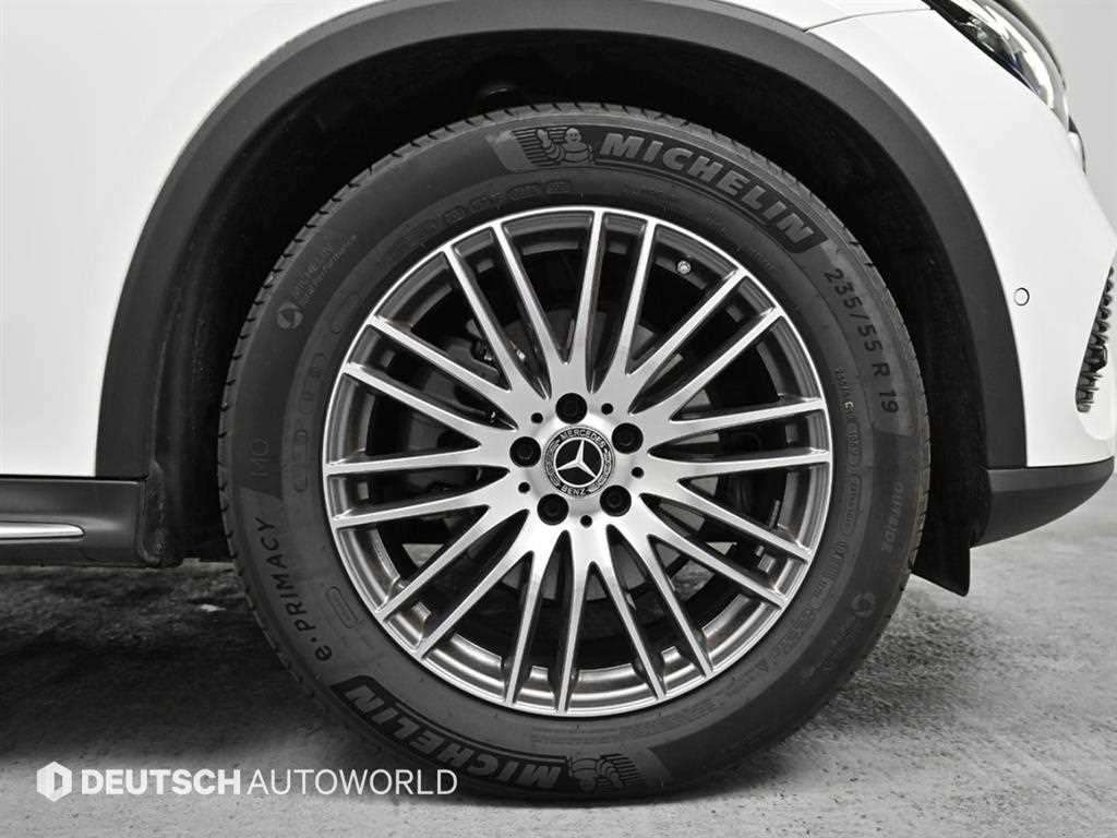 Mercedes Benz GLC Class - Vista 5