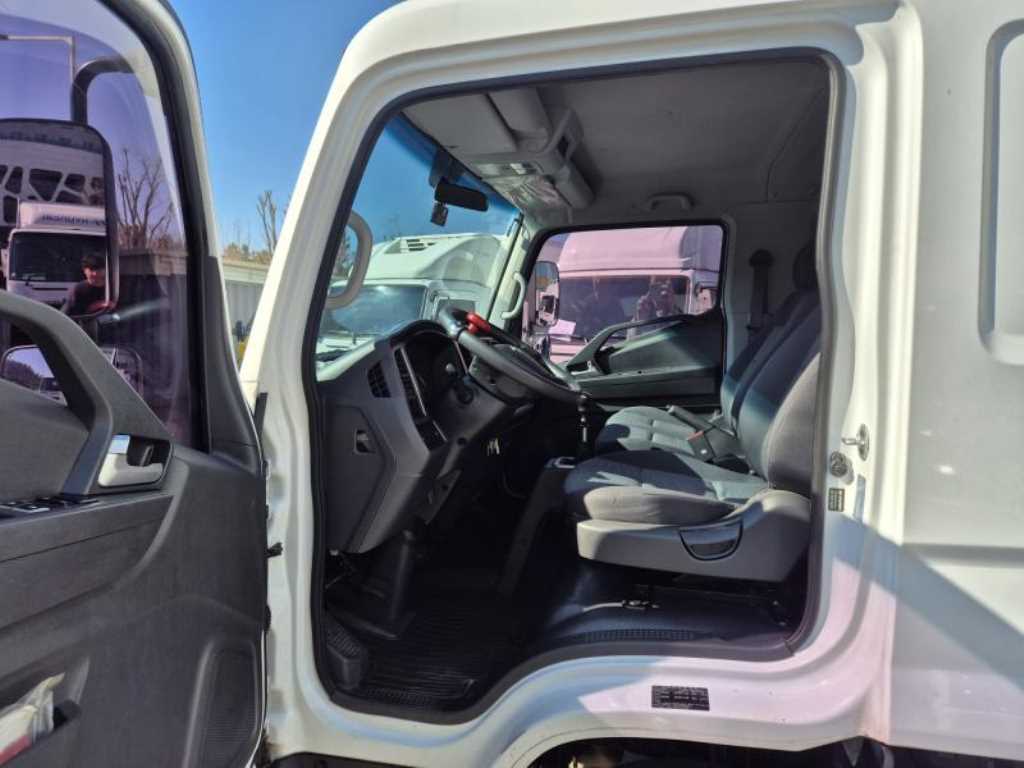 medium and large cargo truck - Vista 12