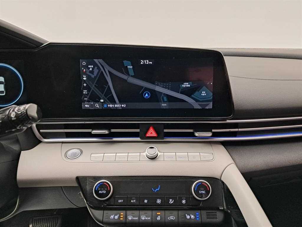 HYUNDAI Avante - Vista 9