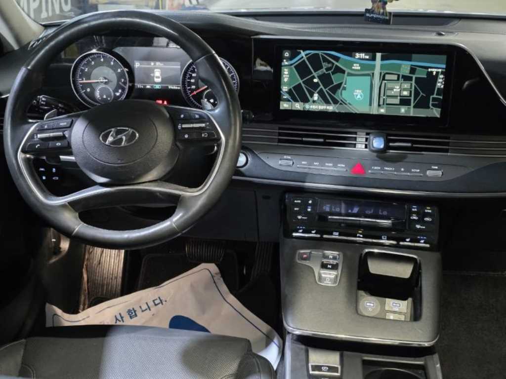 HYUNDAI Grandeur - Vista 11