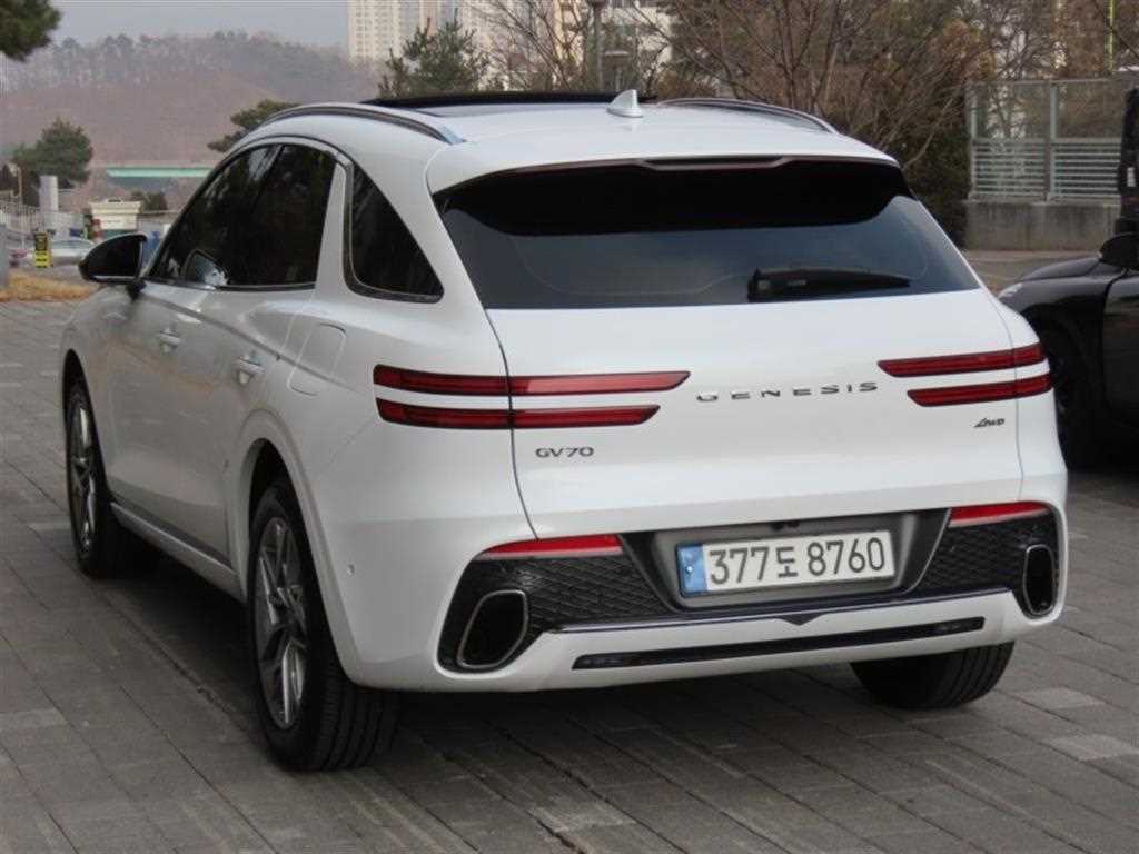 Genesis GV70 - Vista 4