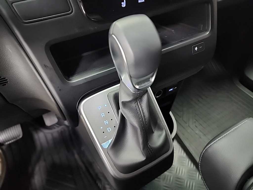 HYUNDAI Staria - Vista 8