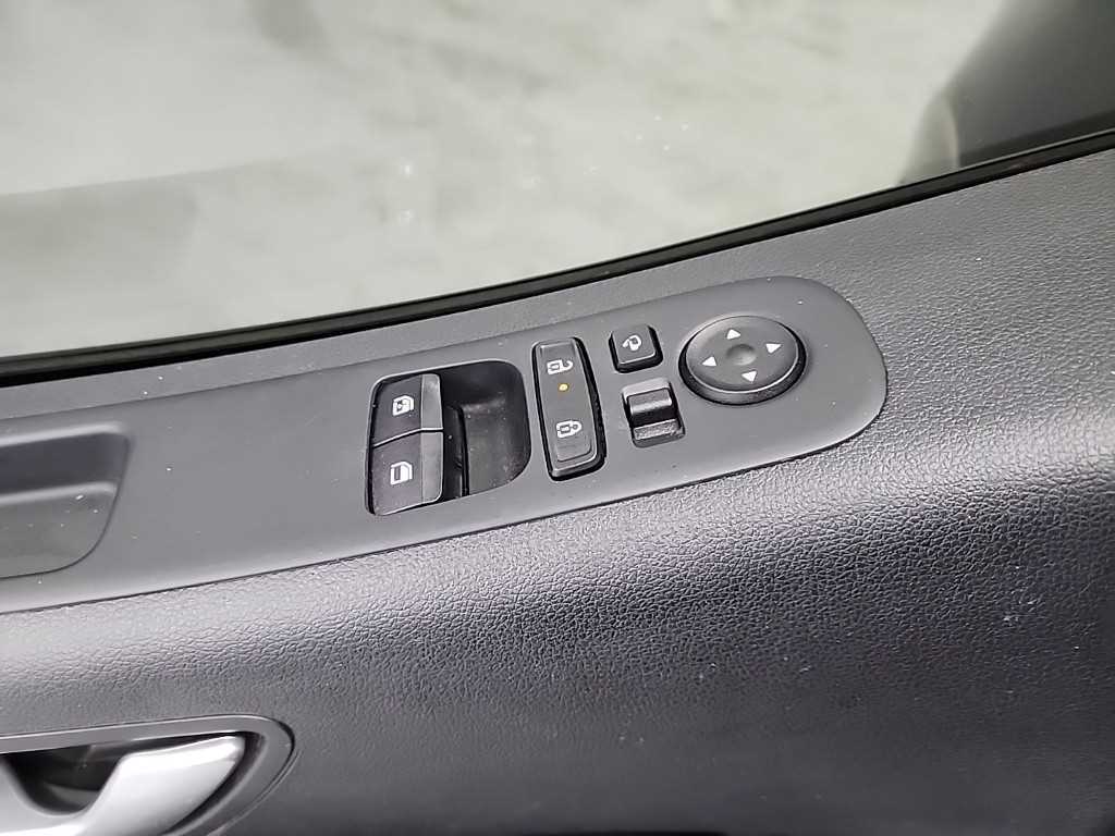 HYUNDAI Staria 2025 Negro - Importación desde Corea - HF Imports Iquique - Foto 14