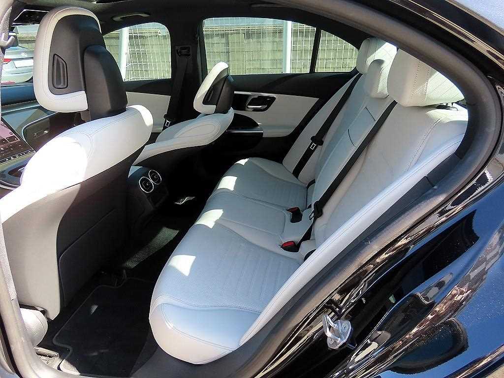 Mercedes Benz C Class - Vista 6