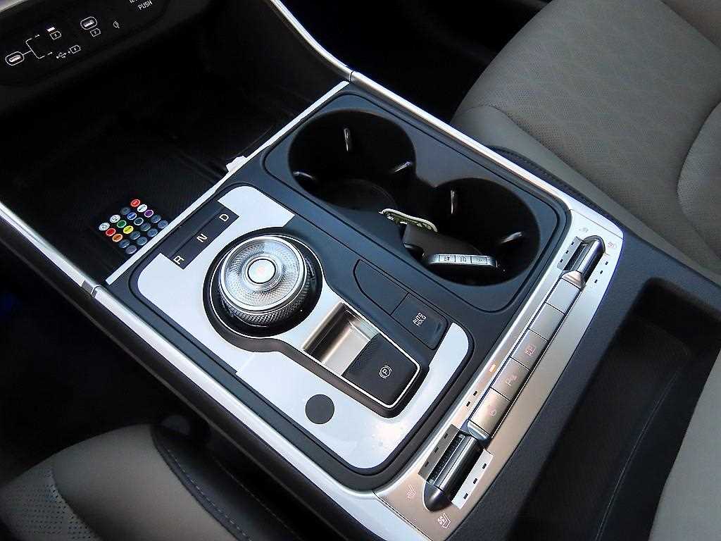 KIA Carnival - Vista 11