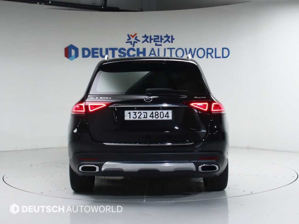 Mercedes Benz GLE Class - Vista 4