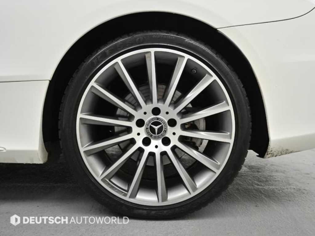 Mercedes Benz C Class - Vista 5