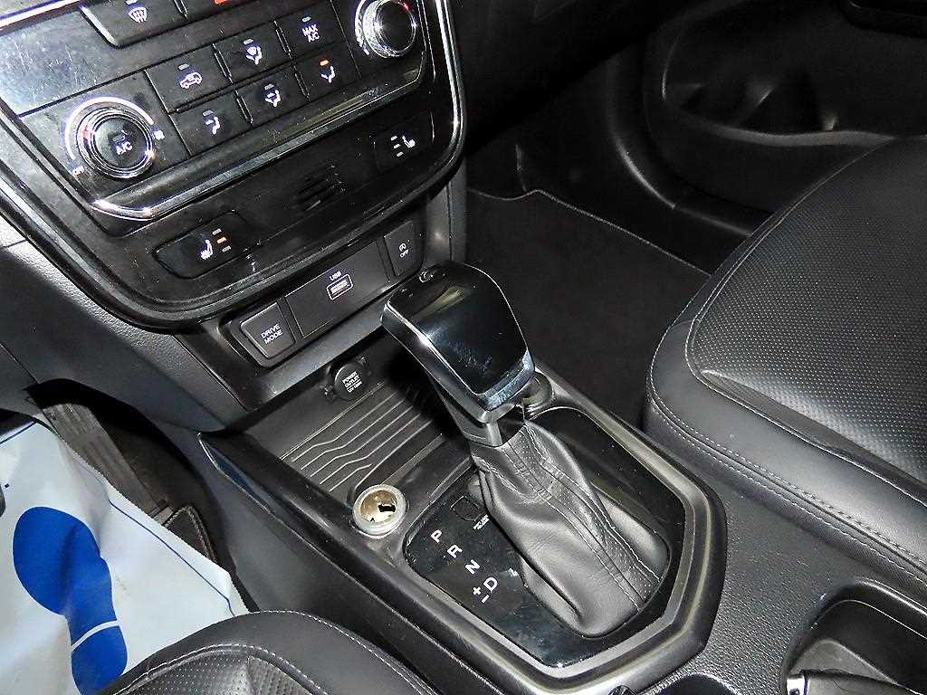 Ssangyong Tivoli - Vista 12